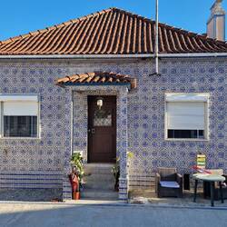 Scheint in Portugal Tradition zu haben das Haus von außen zu verfliesen