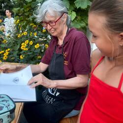 Pläne mit der Wirtin machen - Anouk soll ihr nächstes Buch illustrieren