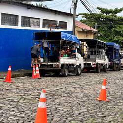 Das war der Anfang. Egal wie schick man gekleidet war, man stellt sich da mit rein