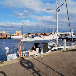 Liegeplatz zwischen Fischerbooten