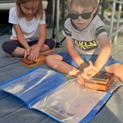 UNO oder Kalimba spiele... oder no chlei fulänze bis zum zNacht...