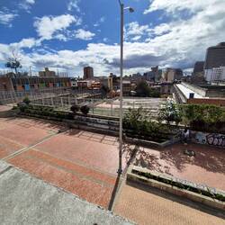 Das ist die Schule die aus den Geldern gebaut wurde