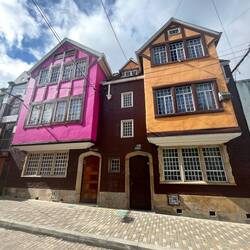 Hier wohnte ein deutscher Bierbrauer. Aus den Steuergeldern der Brauerei wurde eine Schule gebaut