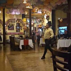 Das Getränk heißt "Pumpo" und ist sehr beliebt im diesem Restaurant