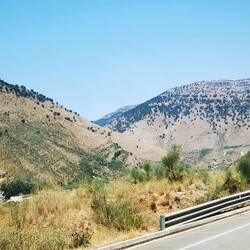 Und wer hätte es gedacht, erstmal wieder über die Berge, um ans Meer zu gelangen.