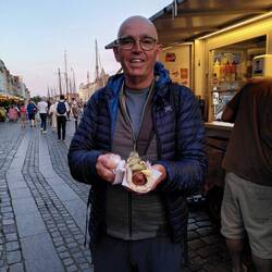 Non ce n'est pas un gag je vais manger une saucisse' j'avais si faim