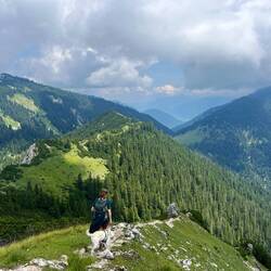 Erst am Weg hinab, fällt ein weiteres..