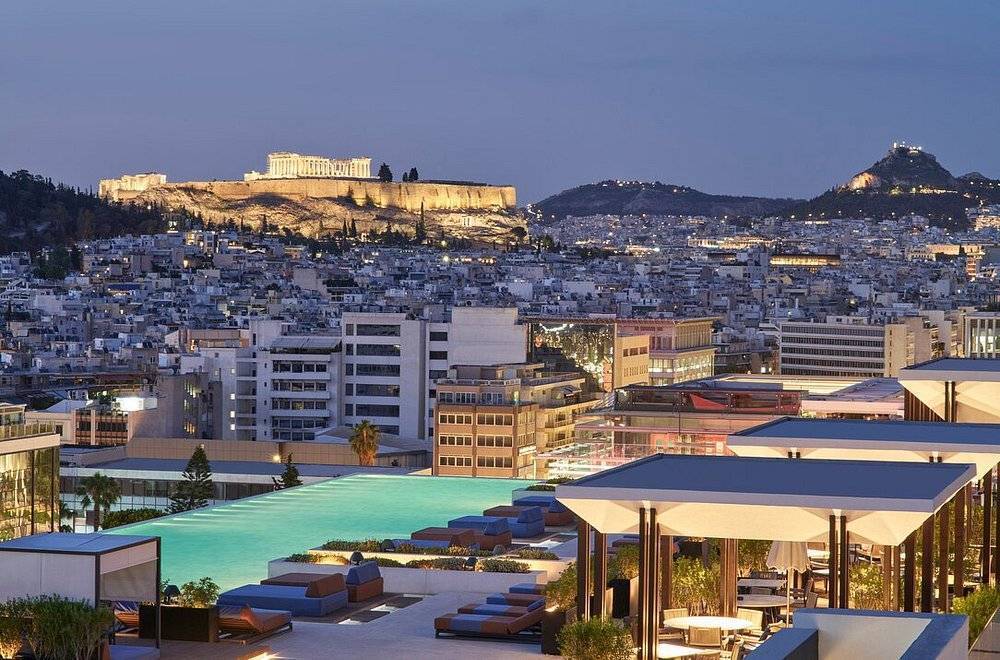 Schöner Blick vom Dach unseres Hotels auf Athen nebst Akropolis