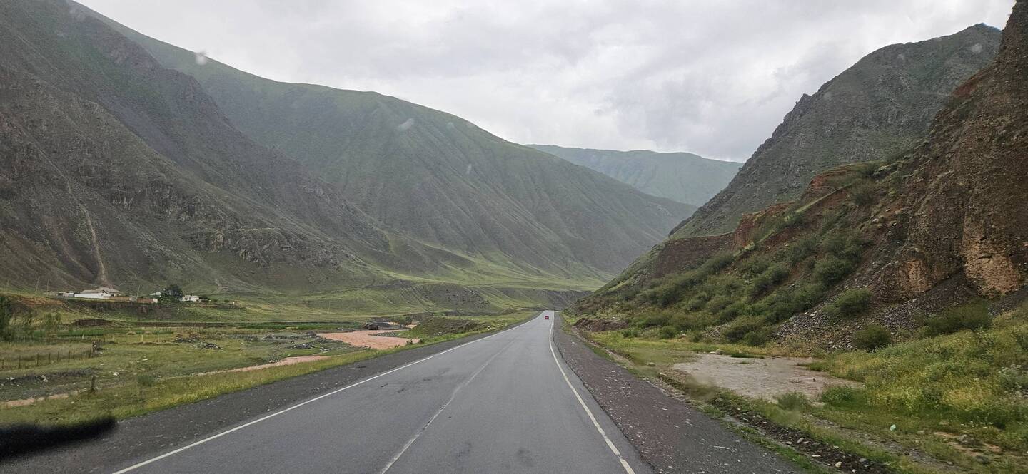 Anfahrt von Osh auf den Pamir Highway