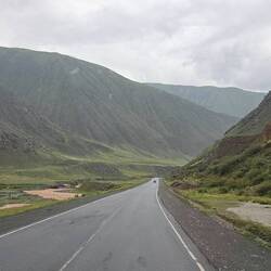 Anfahrt von Osh auf den Pamir Highway