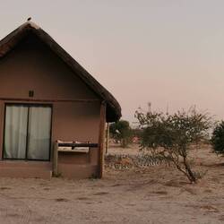 Unser Häuschen ist nur 3 min von der Bar entfernt.