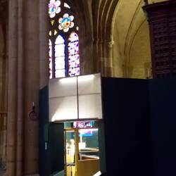 Ein Audioguide erzählt mir über die Entstehung und problematischen Restaurierungensperioden.