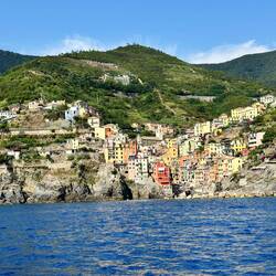 The water is so blue!