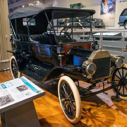 Ford Model T, erstes Auto in Serienproduktion hergestellt