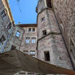 Deze toren is ruim 13 Nieneke's hoog!