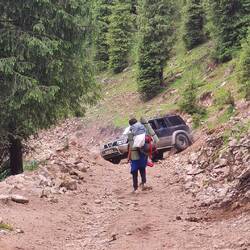 this driver fucked up pretty bad. we watched him for a while, but it only got worse.