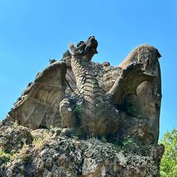 The back of Il Gigante features this little dragon.