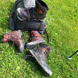 Morgen mit dem Hüttenwirt ganz früh ins Tal und neue Schuhe kaufen