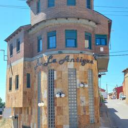 Interessantes Gebäude.