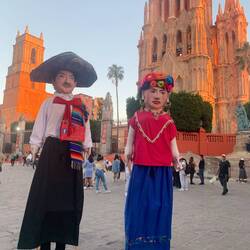 Mojigangas in the Jardin