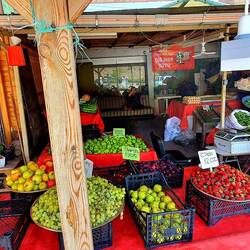 Hier 1 kg Birnen für 1.95€