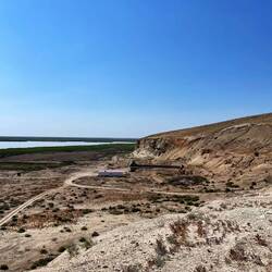Die durch polnische Zwangsarbeiter errichtete Fischfabrik ohne Dach