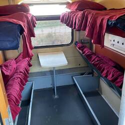 Ein Liegewagen Abteil kurz vor der Ankunft