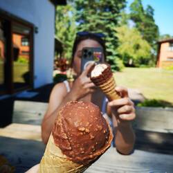 One mind in two bodies