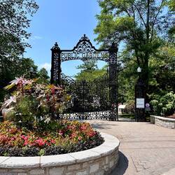 Rarely seen such a beautiful public park… with many shady places to linger