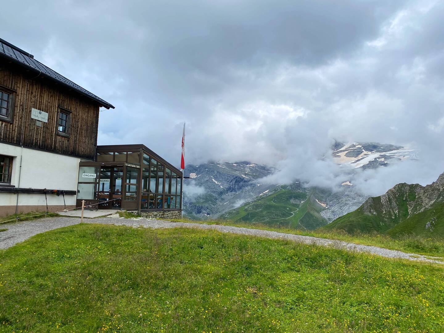 Tuxer-Joch-Haus auf 2.315 m