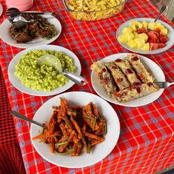 Typisches Mittagessen (unser Koch ist toll!)