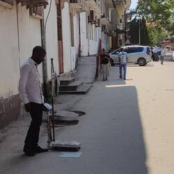 Interessante Geschäftsidee: Menschen wiegen