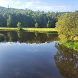 Bei Blankenstein mündet die Selbitz in die Saale.