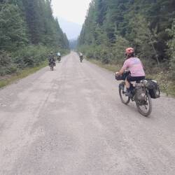 Ja, bin solo underwägs, heut fahr ich ein paar Meilen mit Cess, Esme, muri und ?, 4 Britinnen