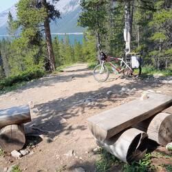 Immer noch HRT. Etwas geschlaucht von (unnötigen:-) 1000 Hm (dem Spray Lake entlang)