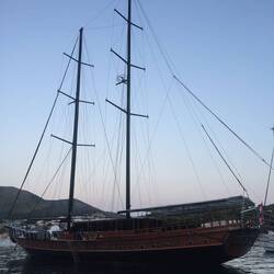 Just down the road from the apartment. More waterside sailing cuteness.