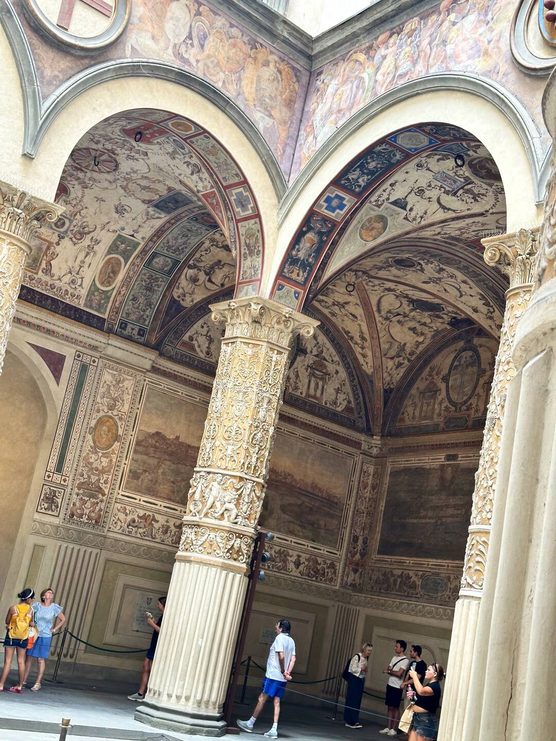 I took so many pics of this courtyard. So impressive.