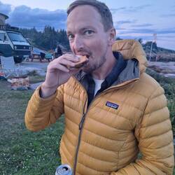 Unsere ersten 'S'mores', gesponsert von unseren netten Nachbarn