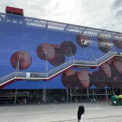 A sports-inspired video was projected onto Centre Georges Pompidou.