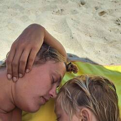 Nami- Siesta am Strand