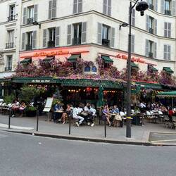 Street scenes from the area around Chatelet and the Hotel de Ville.