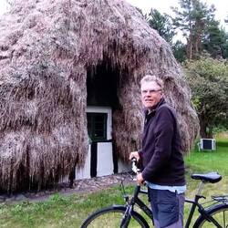 Haus mit Dach aus Seegras