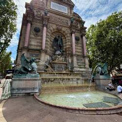 Fontaine St. Michel