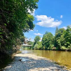 ..kühles Plätzchen an der flachen Wertach.