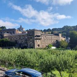 Das Kloster vom Ort aus fotografiert.