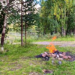 Mit Lagerfeuer