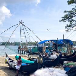 Chinese fishing net ... Fort Kochi Beach — Kochi, India.