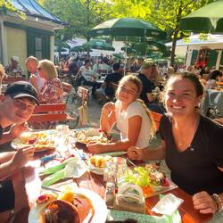 Die Strolche inmitten der Münchner Schickeria 🤷🏽‍♀️