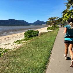 Die Laufstrecke an der Promenade in Cairns