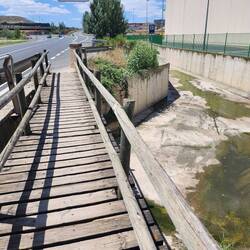 another interesting wooden bridge (sidewalk)